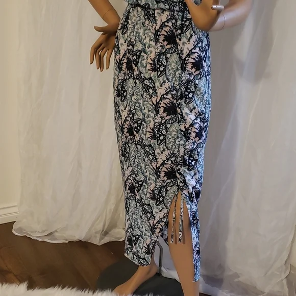 - BEBE Long green and pink dress ,size Small - Picture 6 of 17